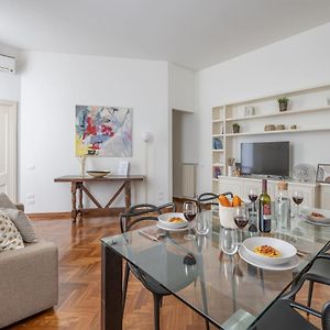 The Best Rent - Gorgeous Two-Bedroom Apartment In Porta Nuova District